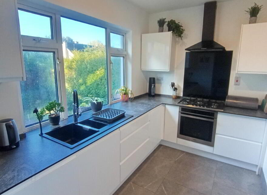 8 New Westfields, North Circular Road