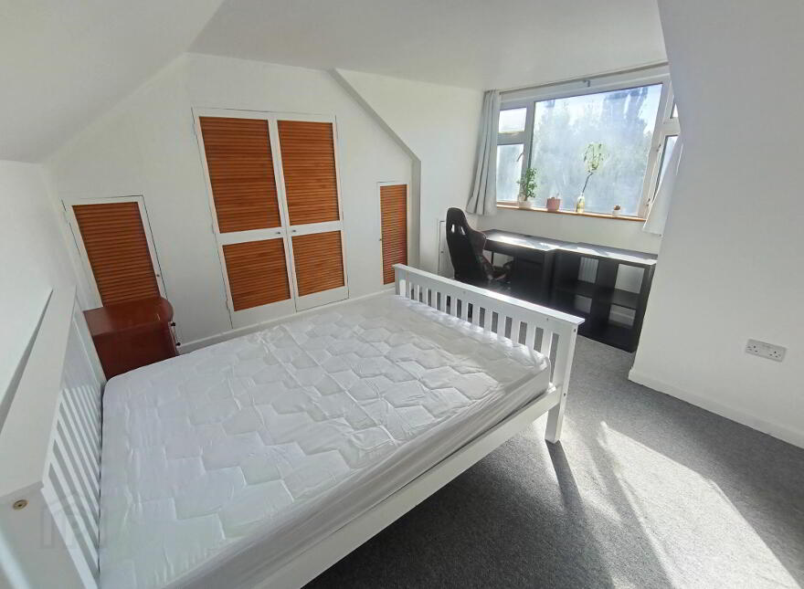 8 New Westfields, North Circular Road