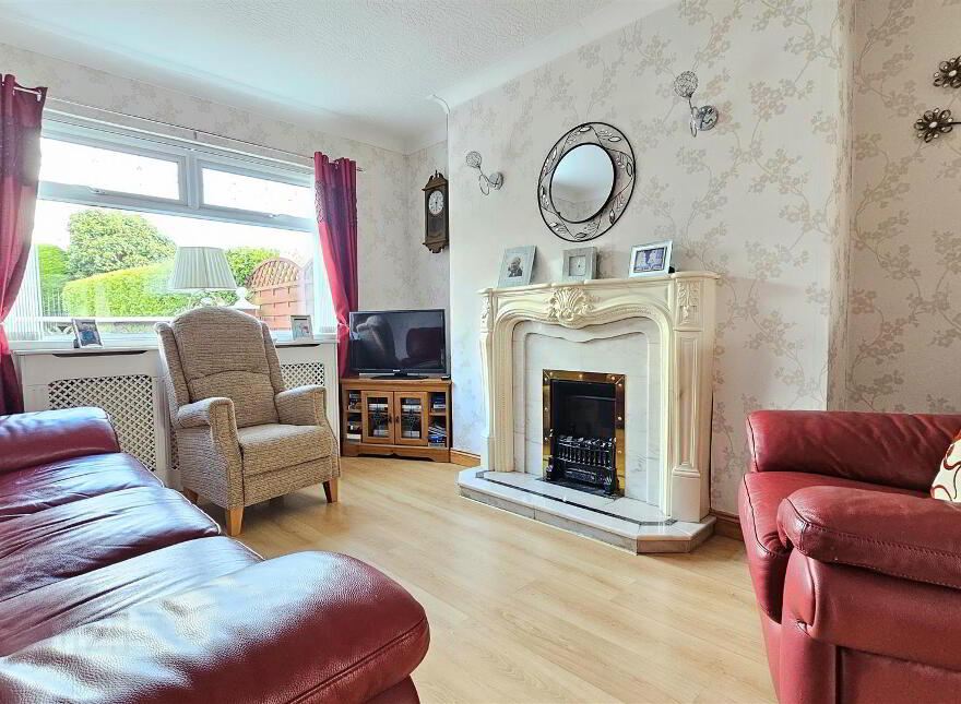 6 Woodlawn, Carrickfergus, BT38 8PU