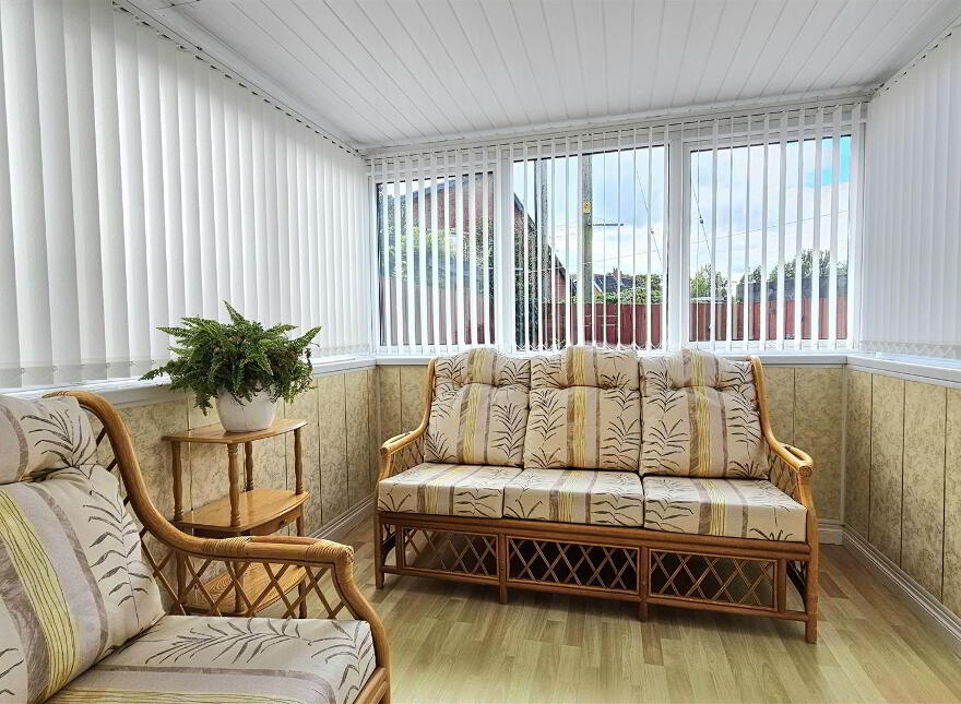 6 Woodlawn, Carrickfergus, BT38 8PU