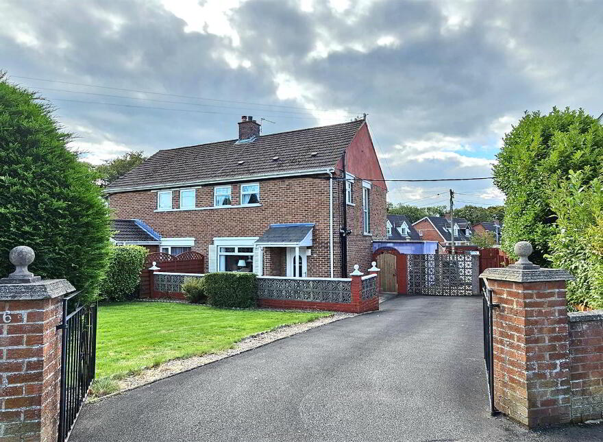 6 Woodlawn, Carrickfergus, BT38 8PU