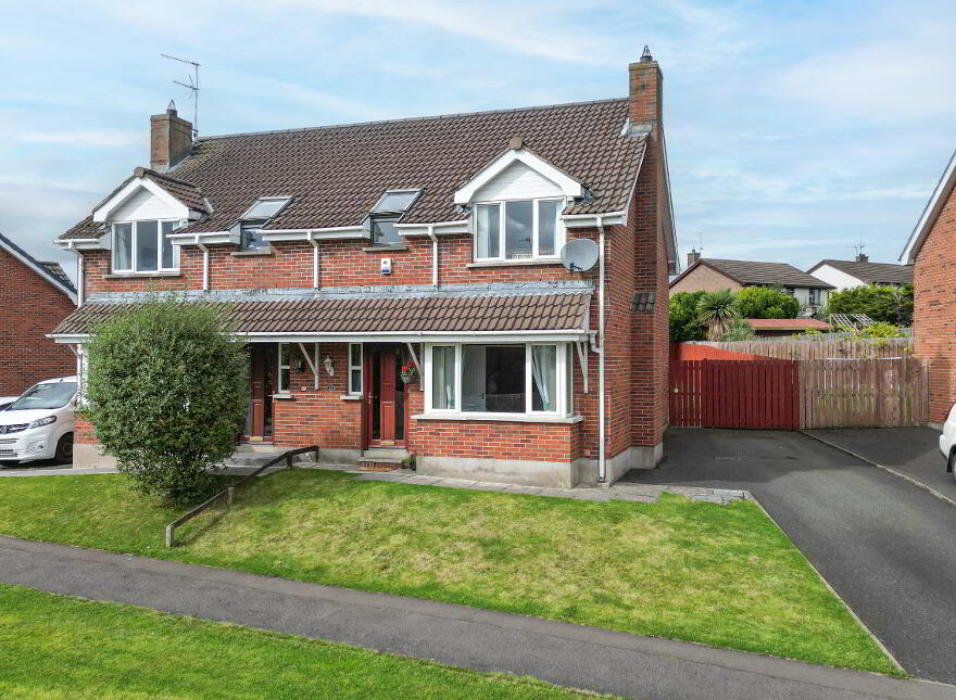 17 Castle Avenue, Randalstown, BT41 2EE photo