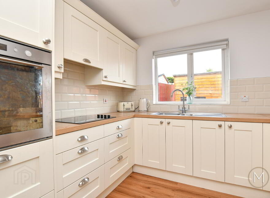 17 Castle Avenue, Randalstown, BT41 2EE