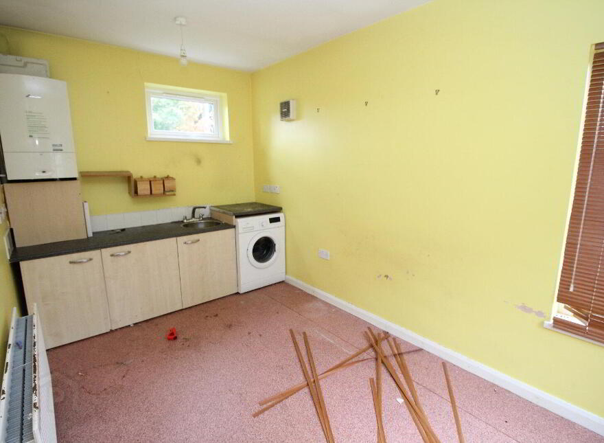 254 Belvoir Drive, Belfast, BT8 7DU