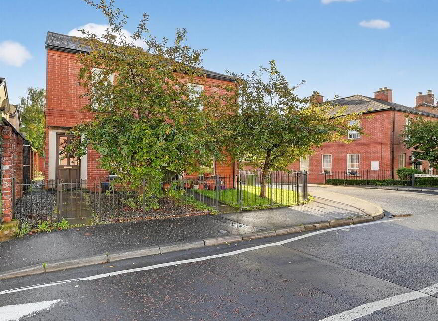 4 Glenburn Road, Dunmurry, Belfast, BT17 9AG