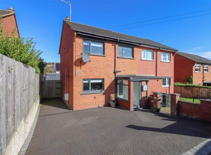 47 Cherryhill Park, Dundonald, Belfast, BT16 1JB photo