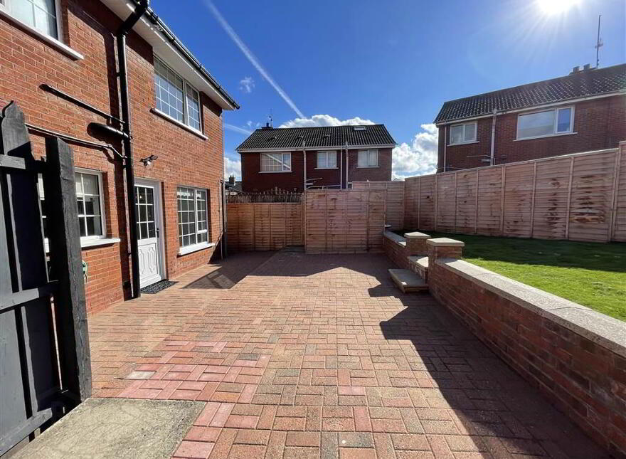 10 Lake Glen Drive, Belfast, BT11 8TF