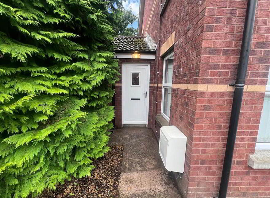 Apt 11, Oakvale Court, Dunmurry, Belfast, BT17 0PR