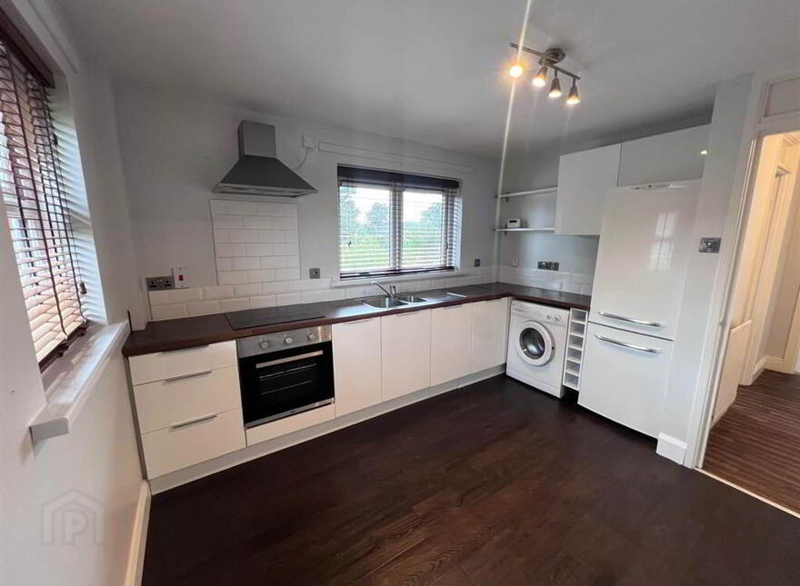 Apt 11, Oakvale Court, Dunmurry, Belfast, BT17 0PR