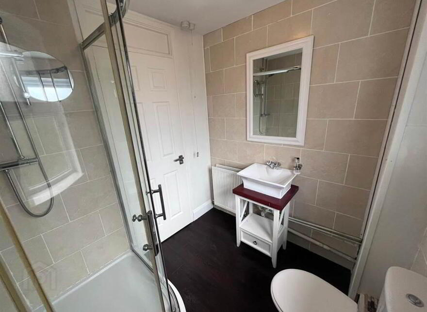 Apt 11, Oakvale Court, Dunmurry, Belfast, BT17 0PR