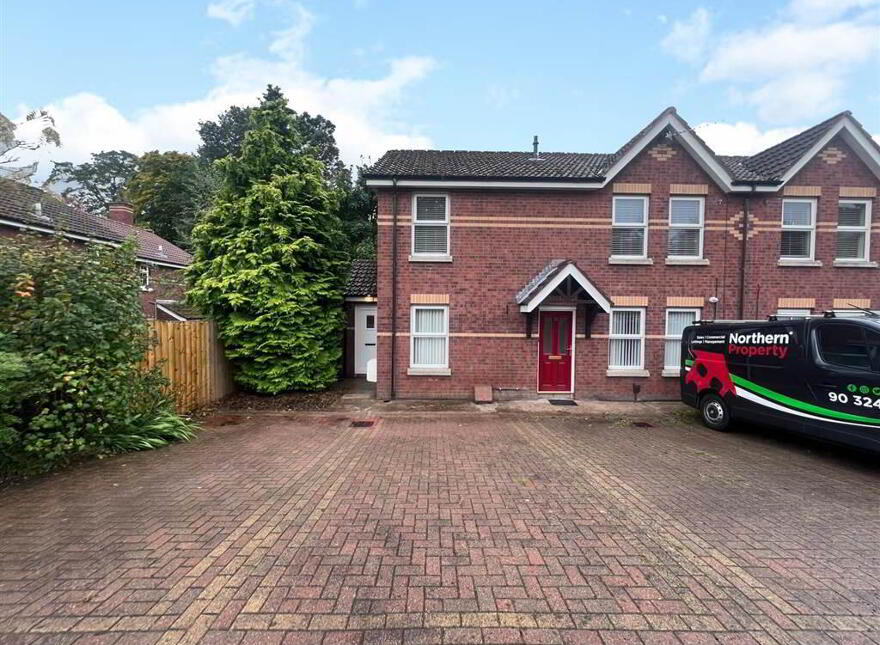 Apt 11, Oakvale Court, Dunmurry, Belfast, BT17 0PR