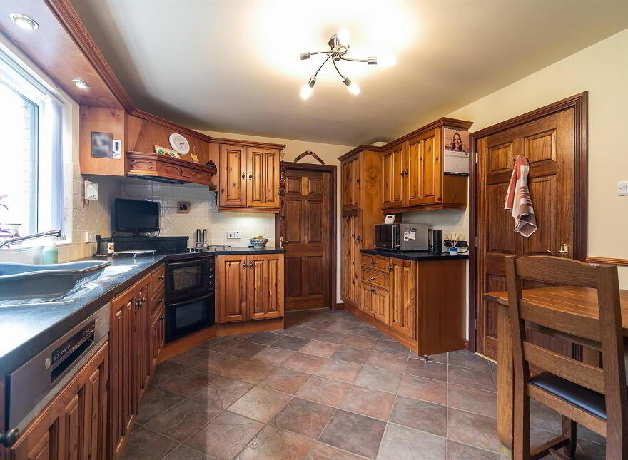 1 Willow Bank, Ballynahinch, BT24 8TL