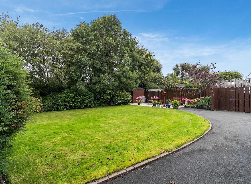 1 Willow Bank, Ballynahinch, BT24 8TL