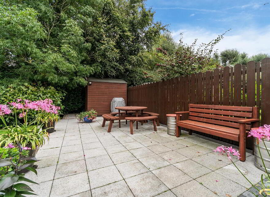 1 Willow Bank, Ballynahinch, BT24 8TL