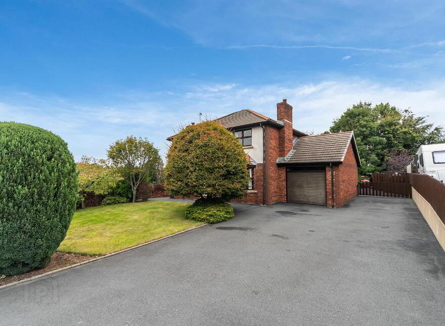 1 Willow Bank, Ballynahinch, BT24 8TL