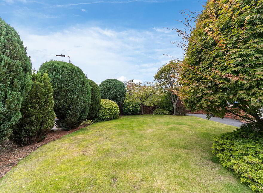 1 Willow Bank, Ballynahinch, BT24 8TL