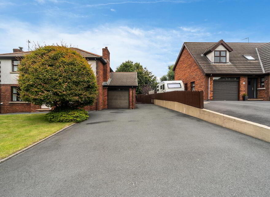 1 Willow Bank, Ballynahinch, BT24 8TL