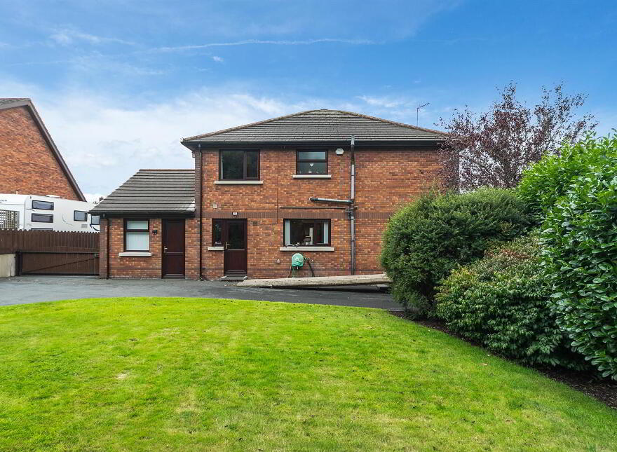 1 Willow Bank, Ballynahinch, BT24 8TL