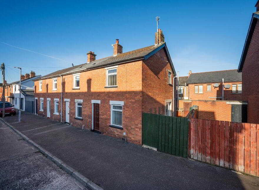 1 Lisavon Parade, Belfast, BT4 1LE