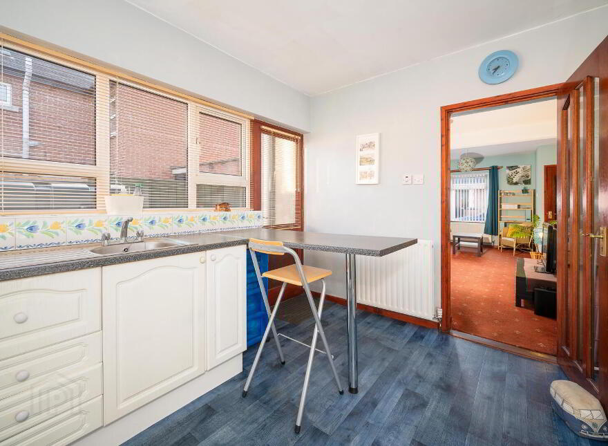 1 Lisavon Parade, Belfast, BT4 1LE