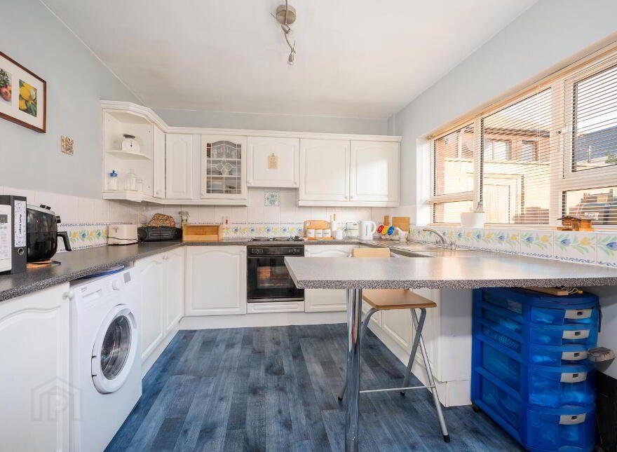 1 Lisavon Parade, Belfast, BT4 1LE
