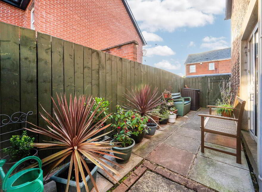 1 Lisavon Parade, Belfast, BT4 1LE