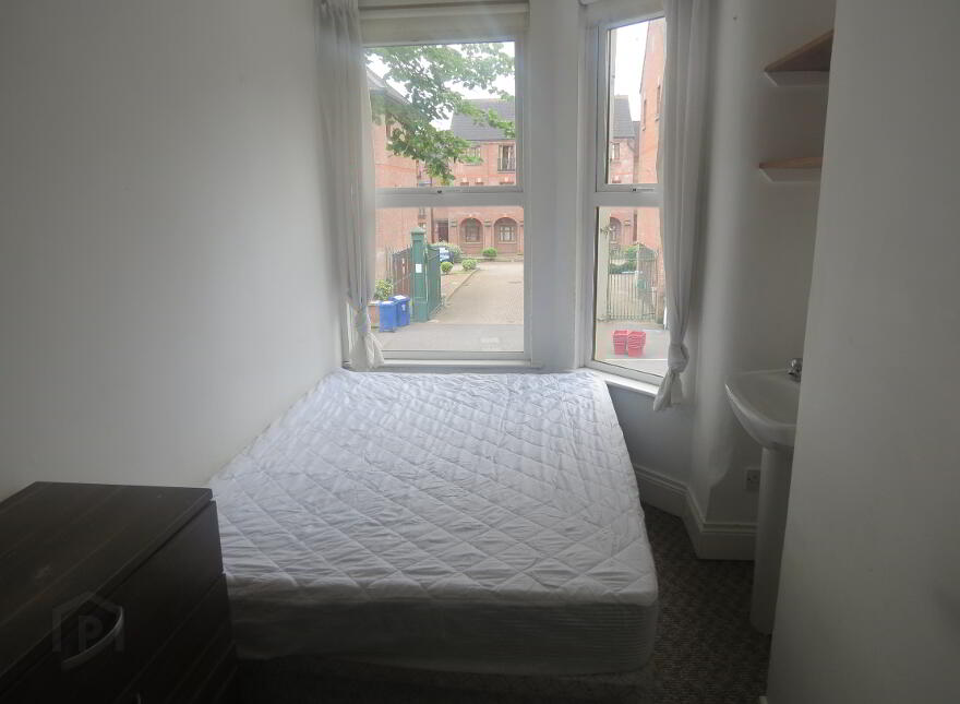 120 University Avenue, Belfast, BT7 1GZ