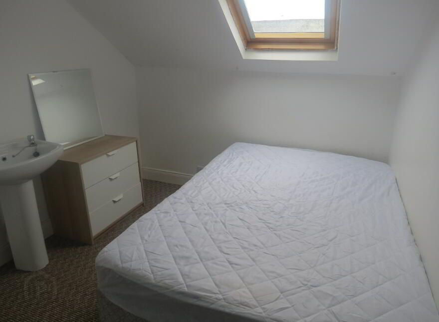 120 University Avenue, Belfast, BT7 1GZ