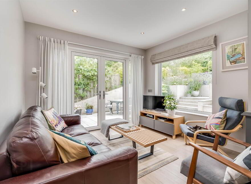 12 Mount Eden Park, Belfast, BT9 6RA
