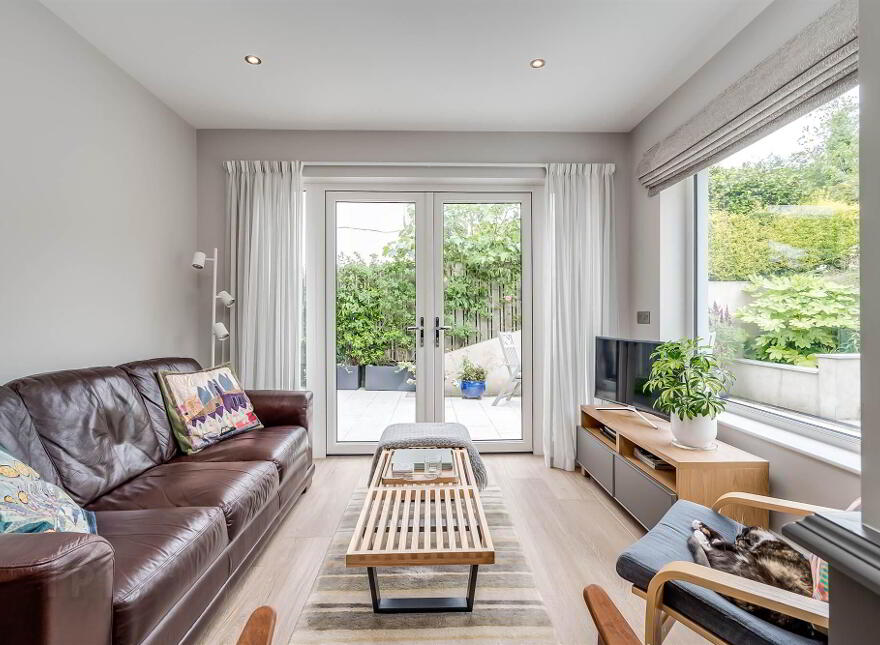 12 Mount Eden Park, Belfast, BT9 6RA