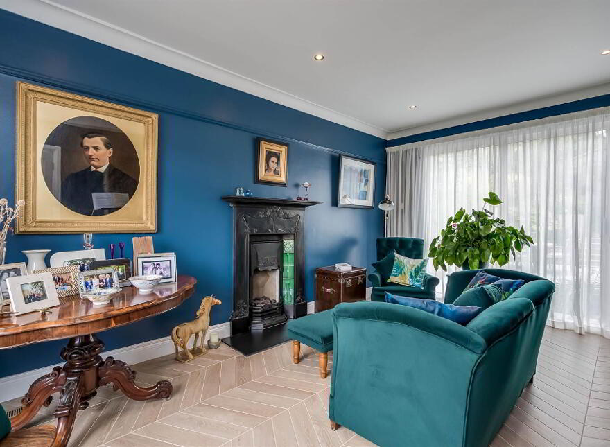 12 Mount Eden Park, Belfast, BT9 6RA