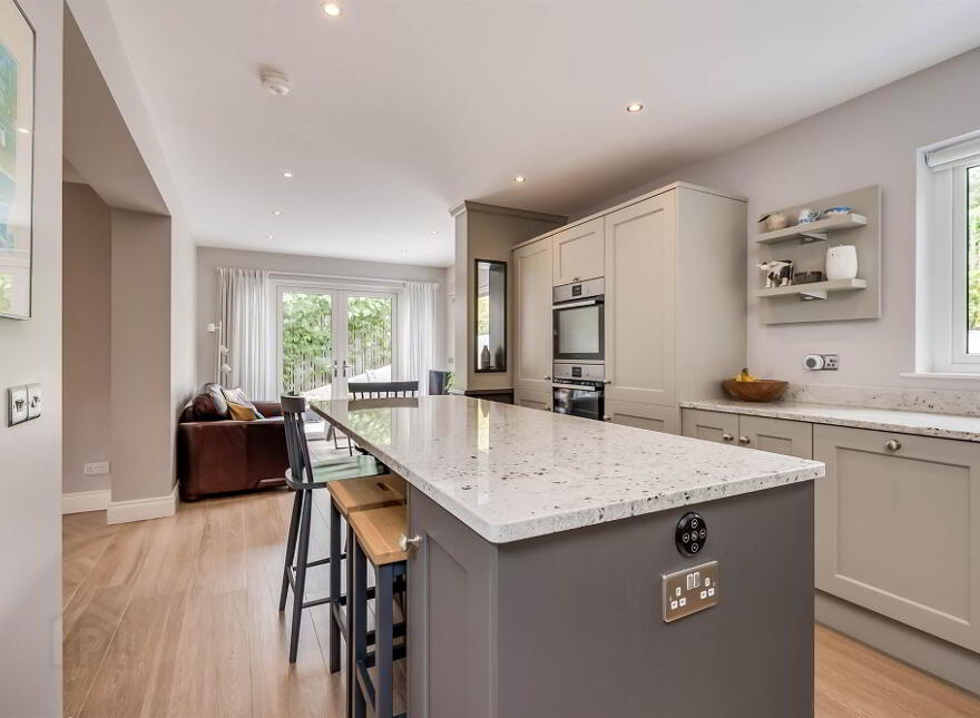 12 Mount Eden Park, Belfast, BT9 6RA