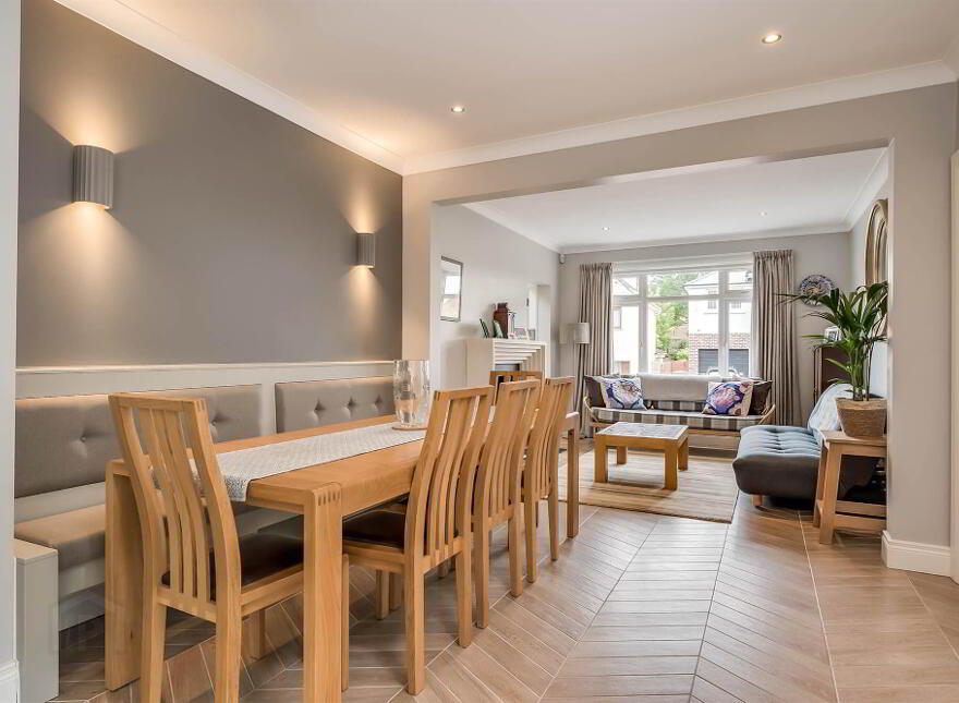 12 Mount Eden Park, Belfast, BT9 6RA