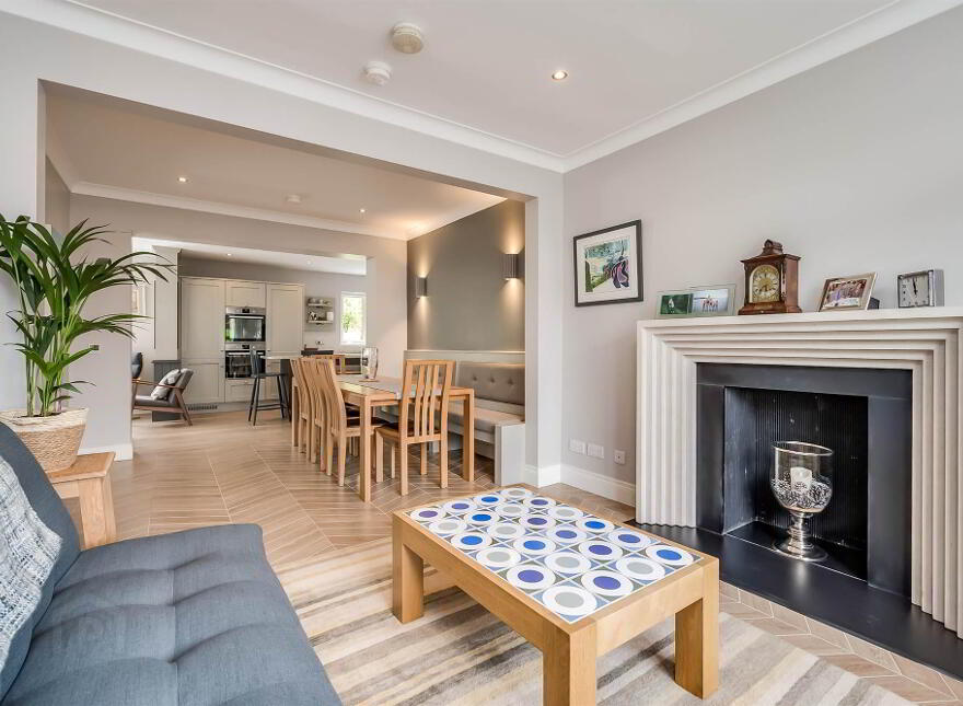 12 Mount Eden Park, Belfast, BT9 6RA