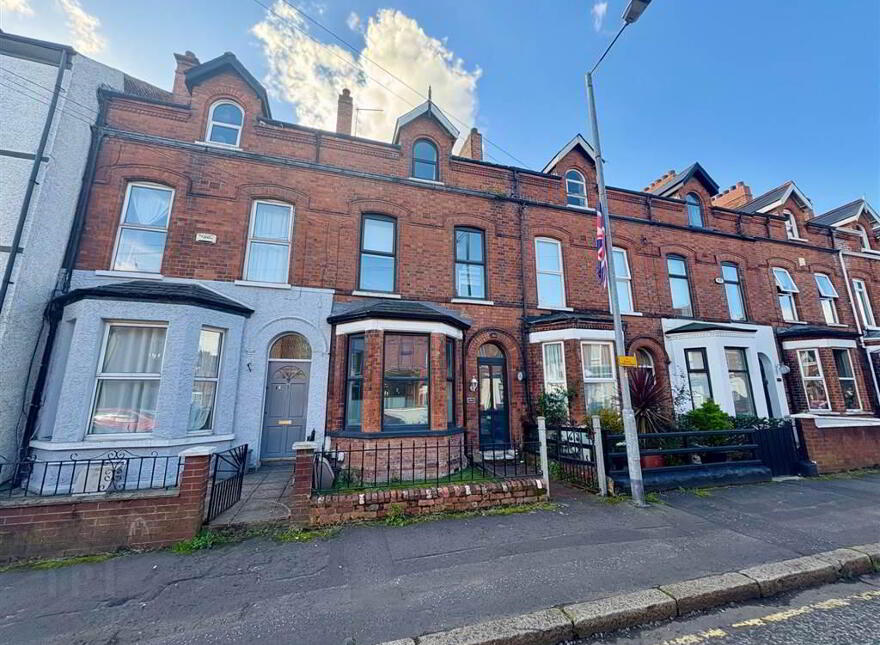 263 Ravenhill Avenue, Belfast, BT6 8LF photo