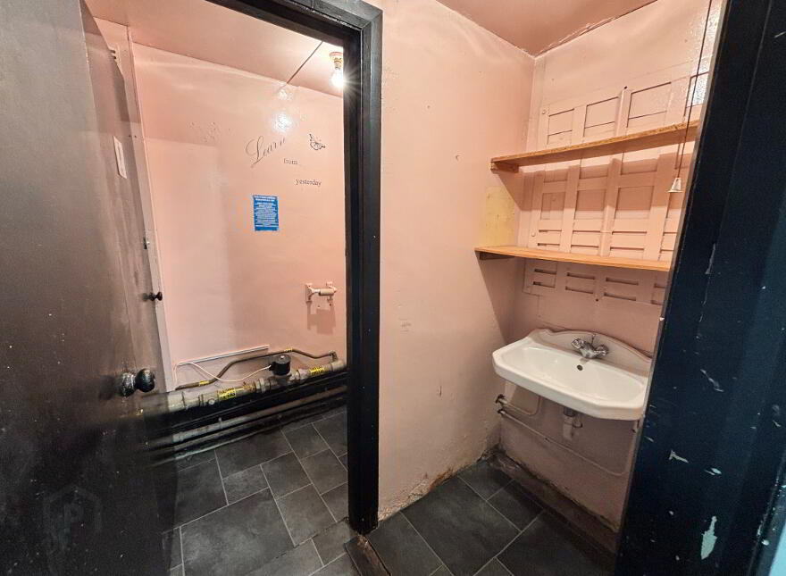 8 Hawthorn Grove, Carrickfergus, BT38 8EG