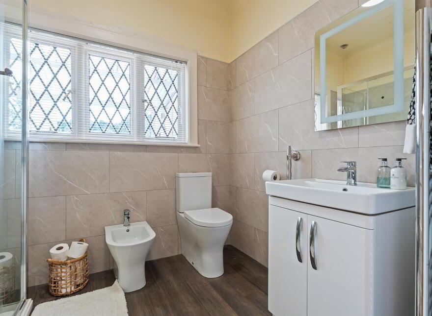 118 Warren Road, Donaghadee, BT21 0PQ