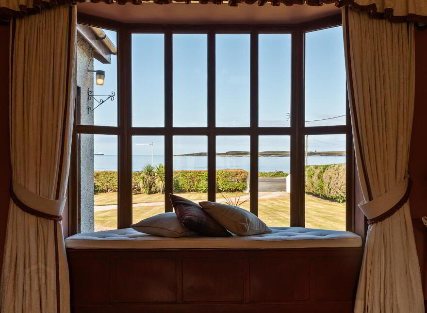 118 Warren Road, Donaghadee, BT21 0PQ