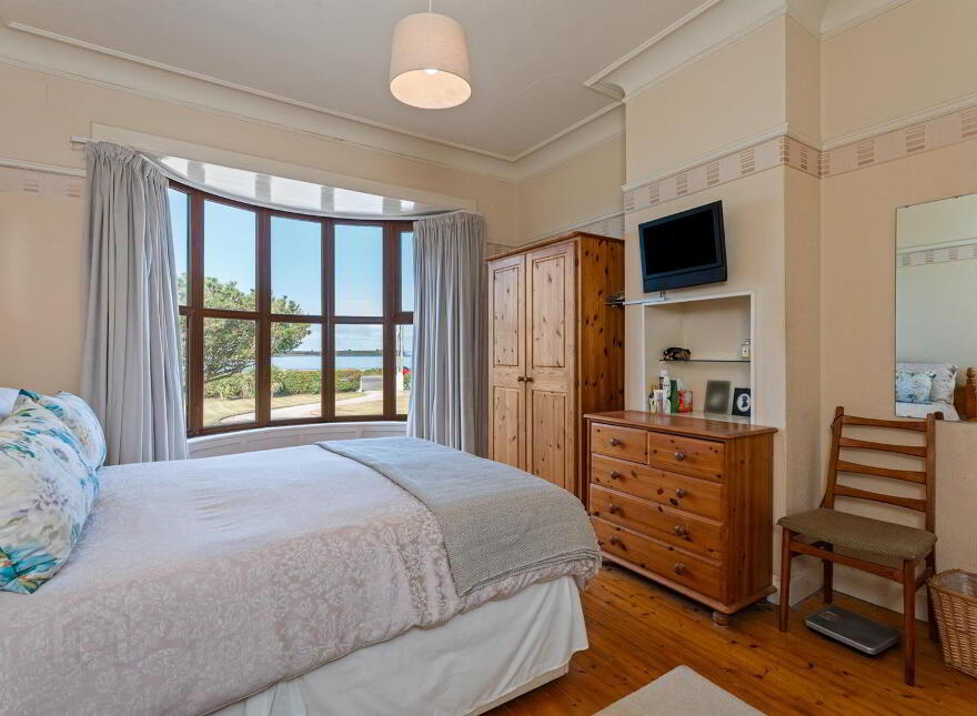 118 Warren Road, Donaghadee, BT21 0PQ