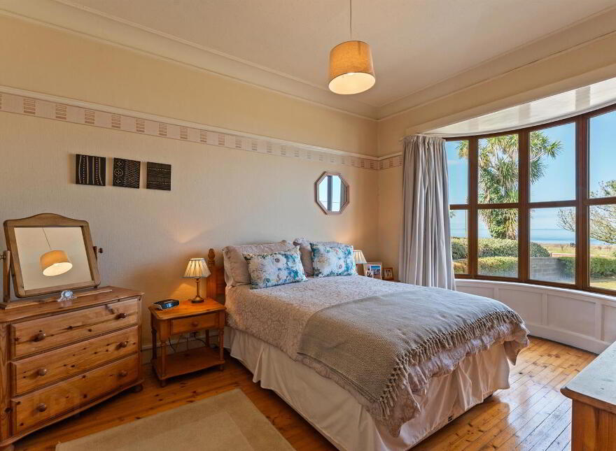 118 Warren Road, Donaghadee, BT21 0PQ