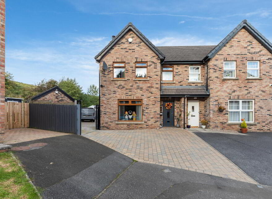 21 Squires View, Belfast, BT14 8FS