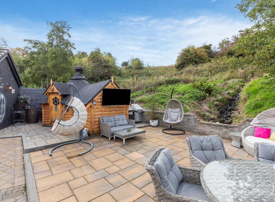 21 Squires View, Belfast, BT14 8FS
