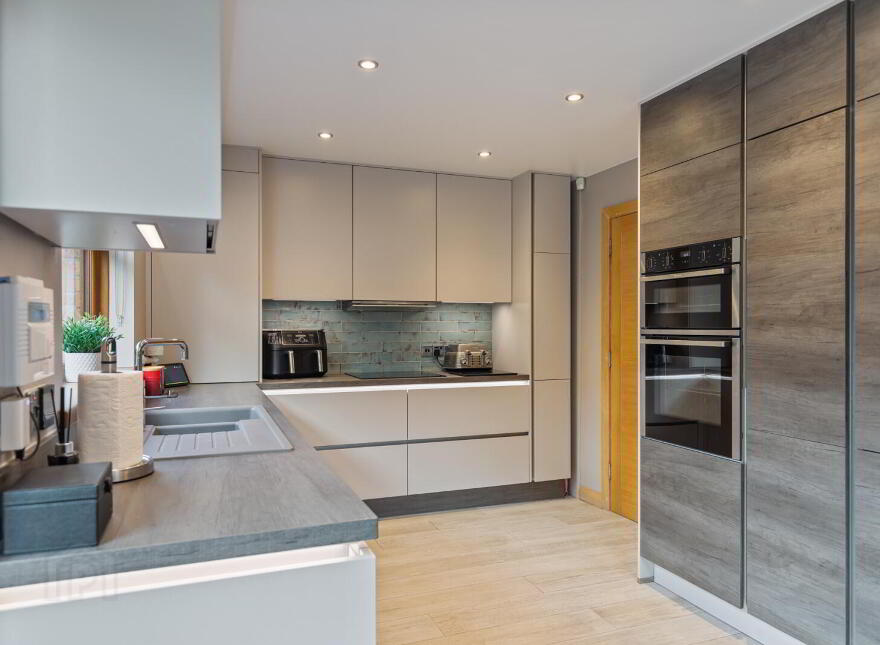 21 Squires View, Belfast, BT14 8FS