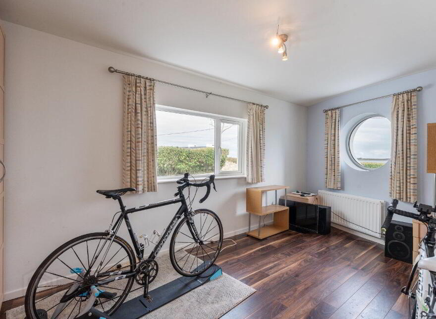 96 Warren Road, Donaghadee, BT21 0PQ