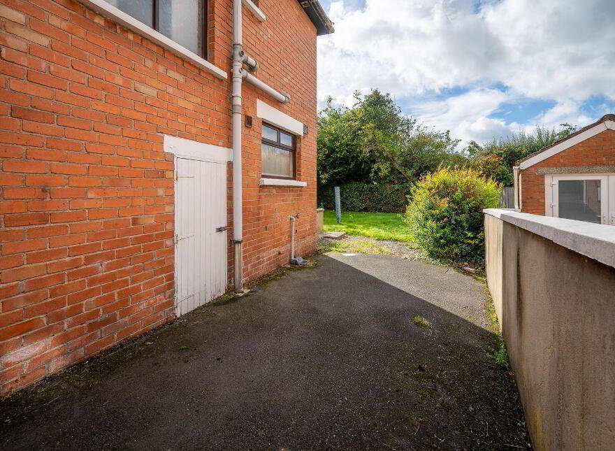 57 Cumberland Road, Dundonald, Belfast, BT16 2BA