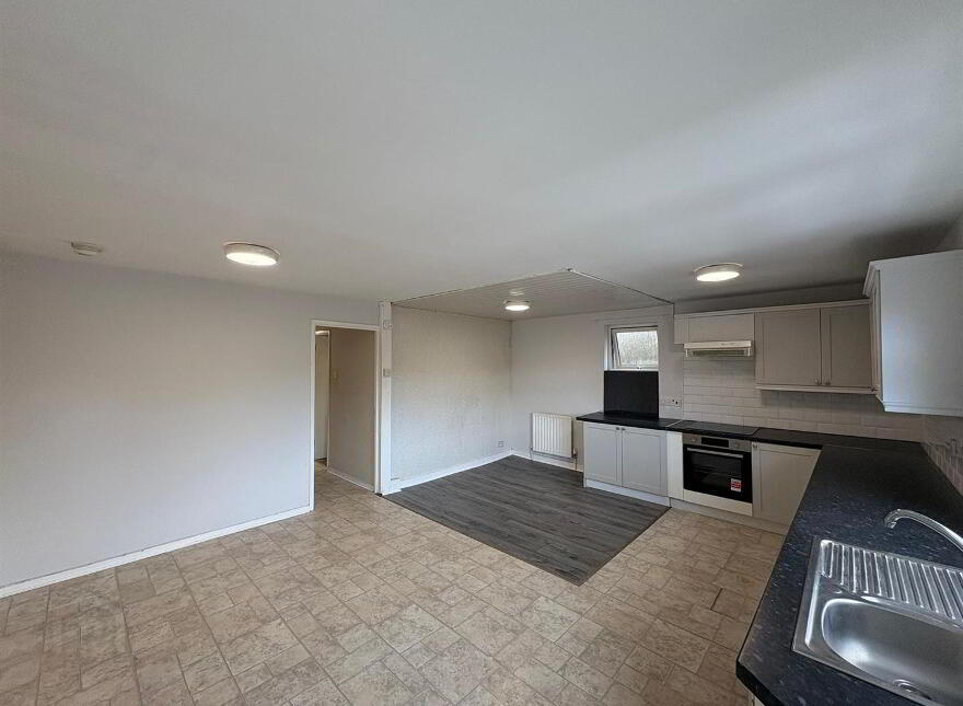 49b Castle Street, Comber, BT23 5DY