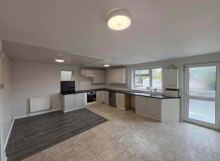 49b Castle Street, Comber, BT23 5DY
