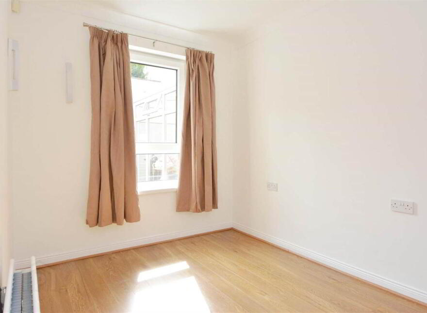 Apt 3, 44 Cyprus Avenue, Ballyhackamore, Belfast, BT5 5NT