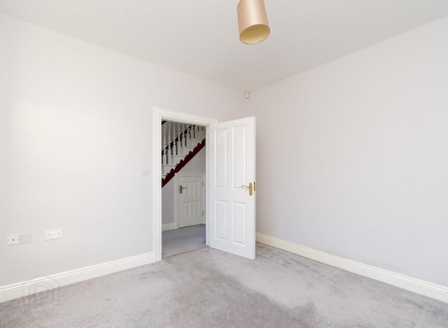 9 Hunters Chase, Lower Ballinderry, Lisburn, BT28 2BJ