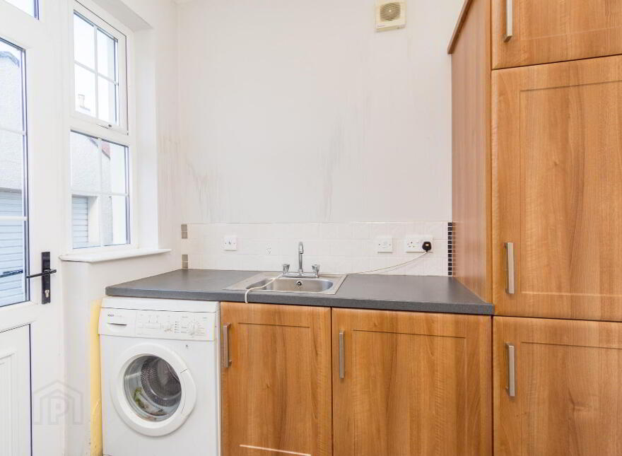 9 Hunters Chase, Lower Ballinderry, Lisburn, BT28 2BJ